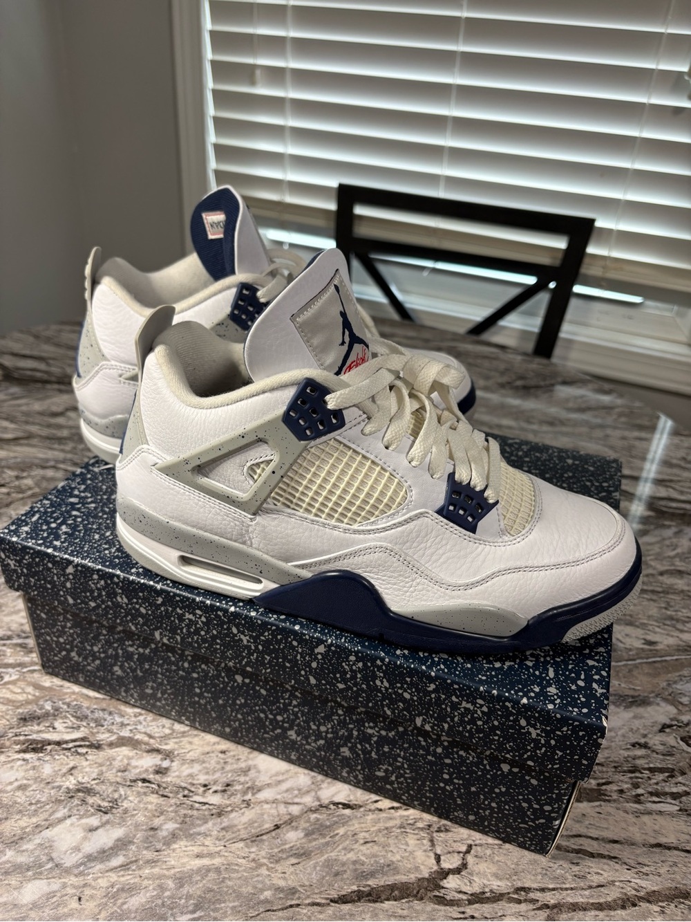 Air Jordan Retro 4 Men’s White and Navy Speckle Sneakers. Size 10 - Picture 9 of 15